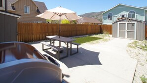 Exterior - The Rock House (Big Bear City)