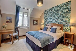 2 عدّة غرف نوم ومكواة/لوح كي وواي فاي مجانًا وملاءات أسرّة