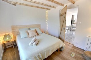 3 bedrooms, iron/ironing board, free WiFi, bed sheets