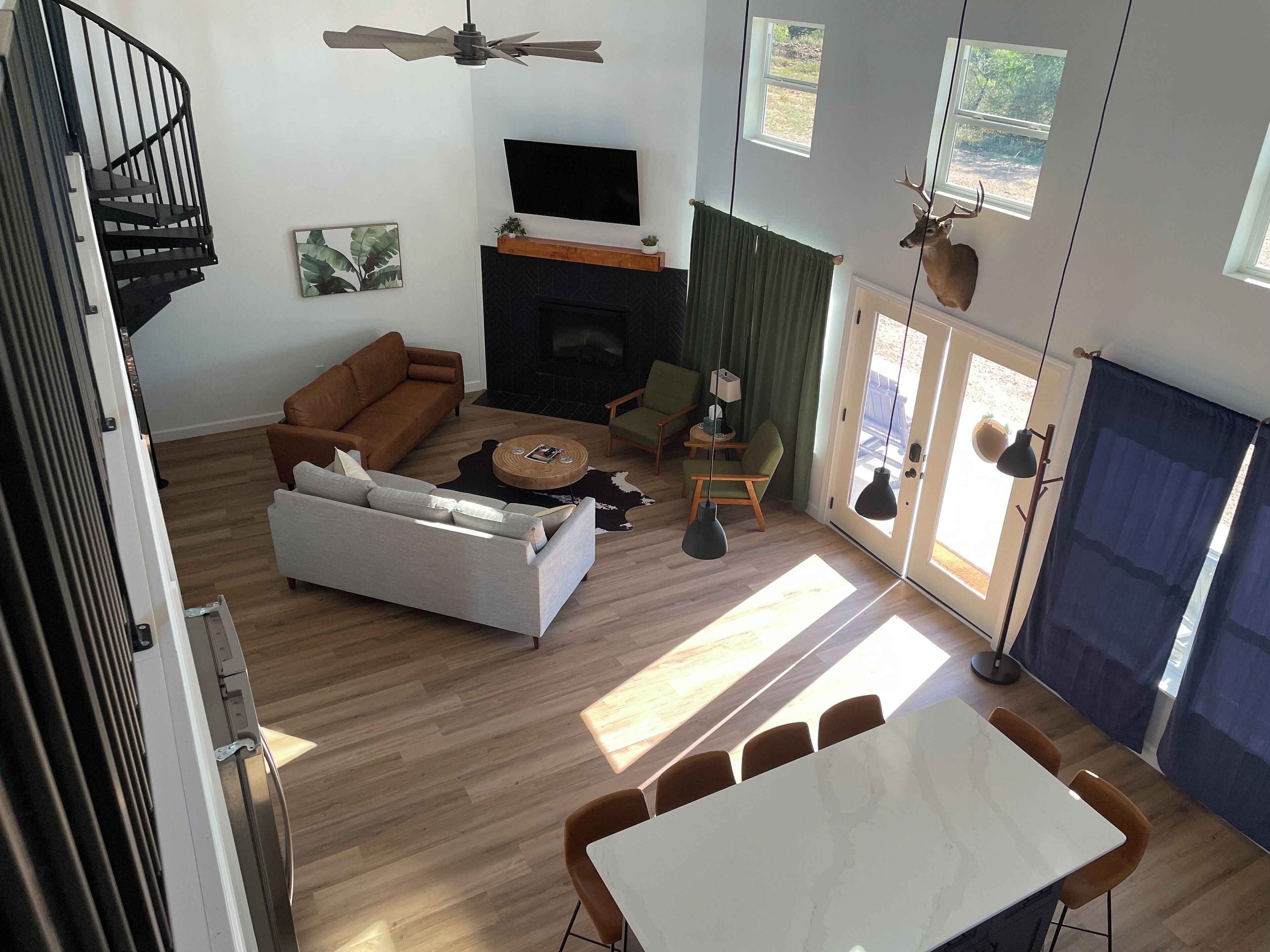 Smart-TV, peis, videospill og bordtennis