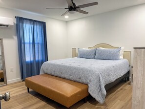 3 chambres, fer et planche à repasser, Wi-Fi, draps fournis