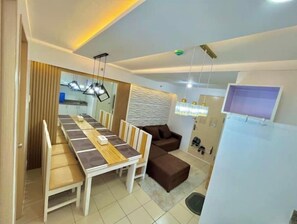 Dining - Condo in Ortigas KIMEA Staycation (Pasig)