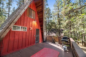 Terrace/patio - A-Frame of Mind  (Big Bear City)