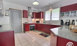 Fridge, microwave, oven, stovetop - AR Gwenn KEV - Bono (BONO (LE))