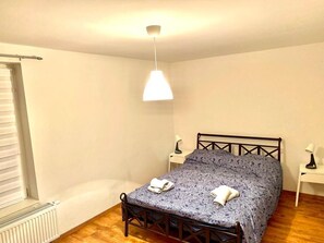2 Schlafzimmer, Bügeleisen/Bügelbrett, kostenloses WLAN, Bettwäsche