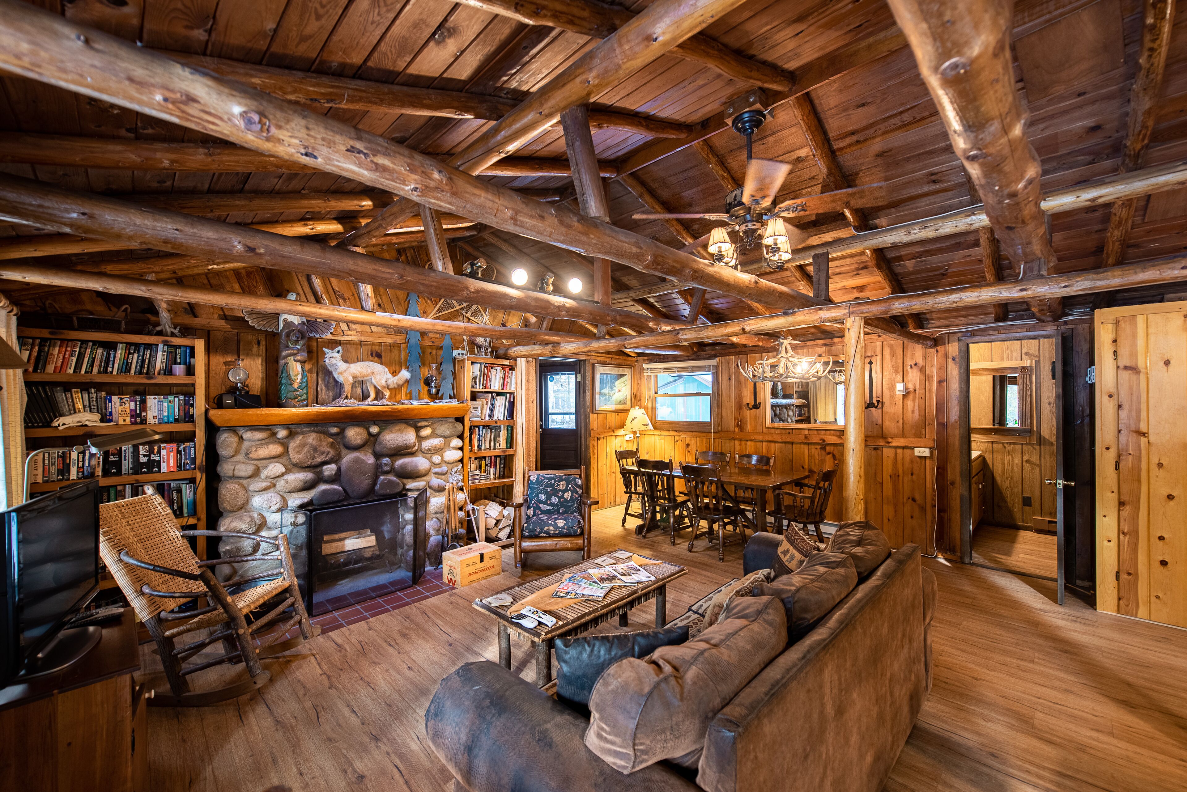 ♣ Timeless Charm 3BDR Whirlpool River Lodge