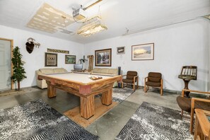 Billiards - Abe's Cool Cabin (Big Bear Lake)