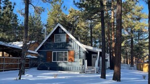 Exterior - Vanderhut Chalet (Sugarloaf)