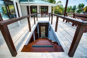 Interior - Picture-Perfect 2-Bedroom Oceanfront Home w/ Pool (Placencia)