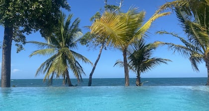 Photo Perfect-Beachfront 2 Bedroom-Infinity Pool