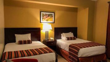 Standaard Twin kamer, 1 slaapkamer | Luxe beddengoed, donsdekens, Select Comfort-bedden