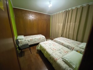 9 habitaciones, tabla de planchar con plancha, wifi y ropa de cama 