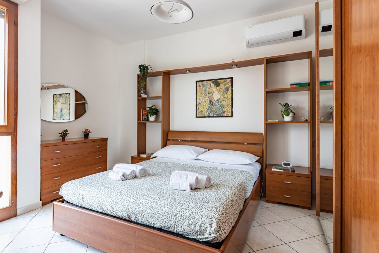 2 chambres, bureau, fer et planche à repasser, accès Internet