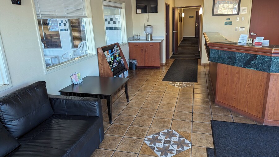 Toppenish Inn and Suites