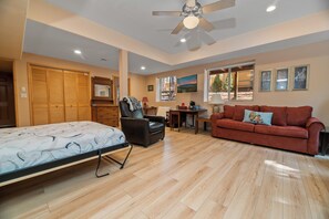 4 bedrooms, free WiFi - Treetop Bearadise (Big Bear Lake)