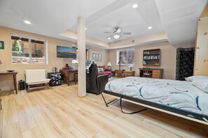 Basic Cabin | 4 bedrooms, free WiFi - Treetop Bearadise (Big Bear Lake)