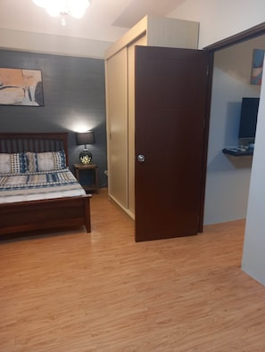 1 bedroom, in-room safe, free WiFi, bed sheets