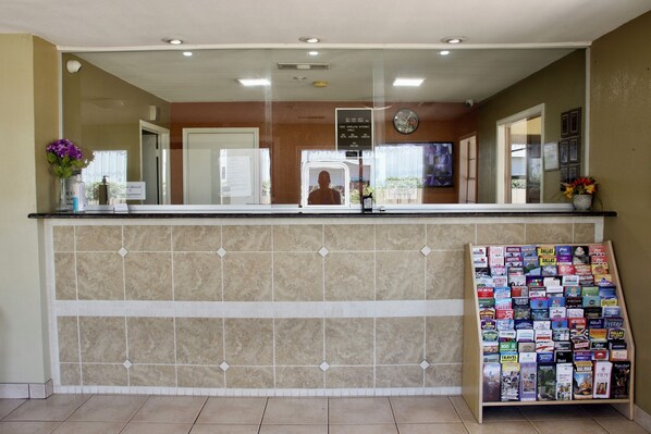 Interior - Executive Inn of Arlington, Near AT&T Stadium (Arlington)
