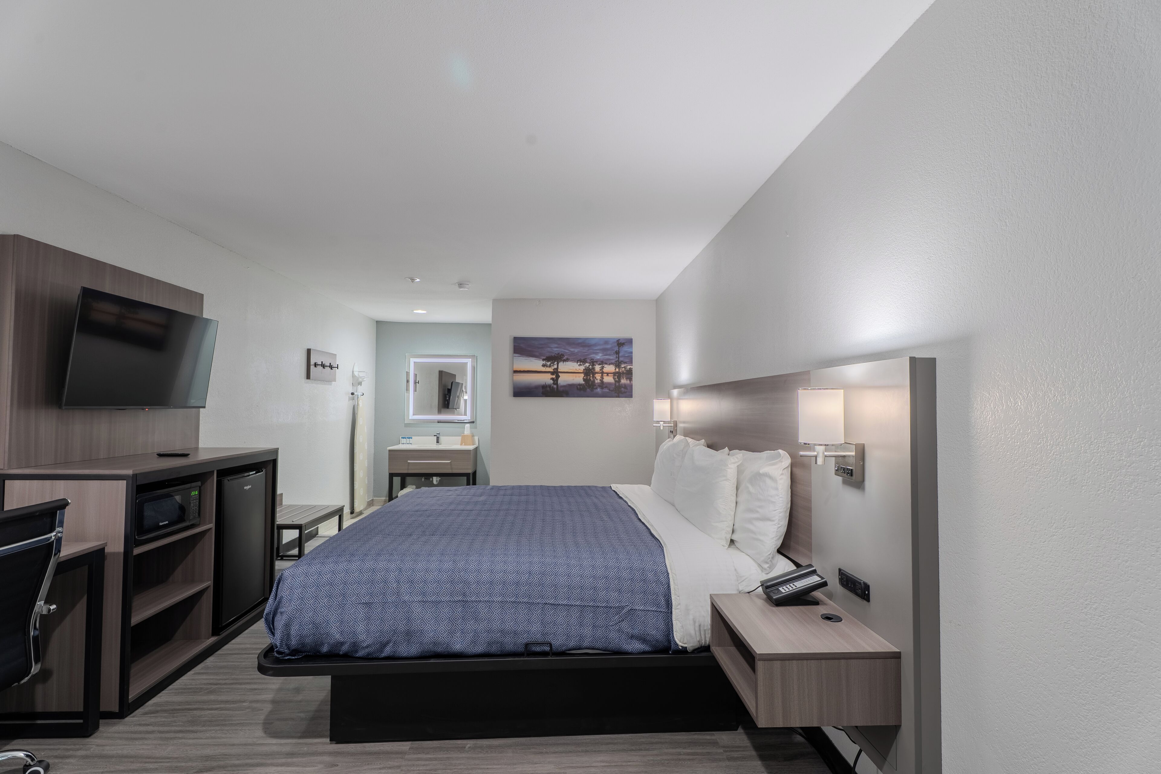 Bureau, rideaux occultants, fer et planche à repasser, Wi-Fi gratuit