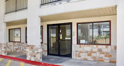Executive Inn of Arlington, Near AT&T Stadium