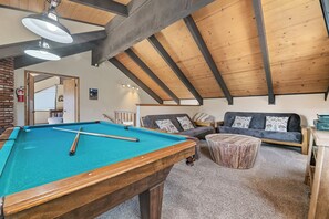 Game room - Three Little Birds (Big Bear Lake)