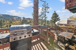 BBQ/picnic area - Three Little Birds (Big Bear Lake)