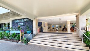 Lobby - Calm, Quiet, New, & Clean Waikiki Queen Bed Studio - WAIKIKI GRAND HOTEL® 804 (Honolulu)