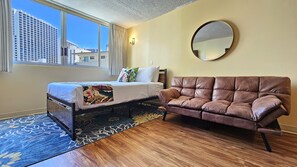 1 habitación, escritorio, tabla de planchar con plancha y wifi gratis 