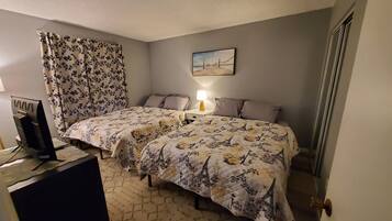 2 bedrooms, iron/ironing board, travel cot, free WiFi