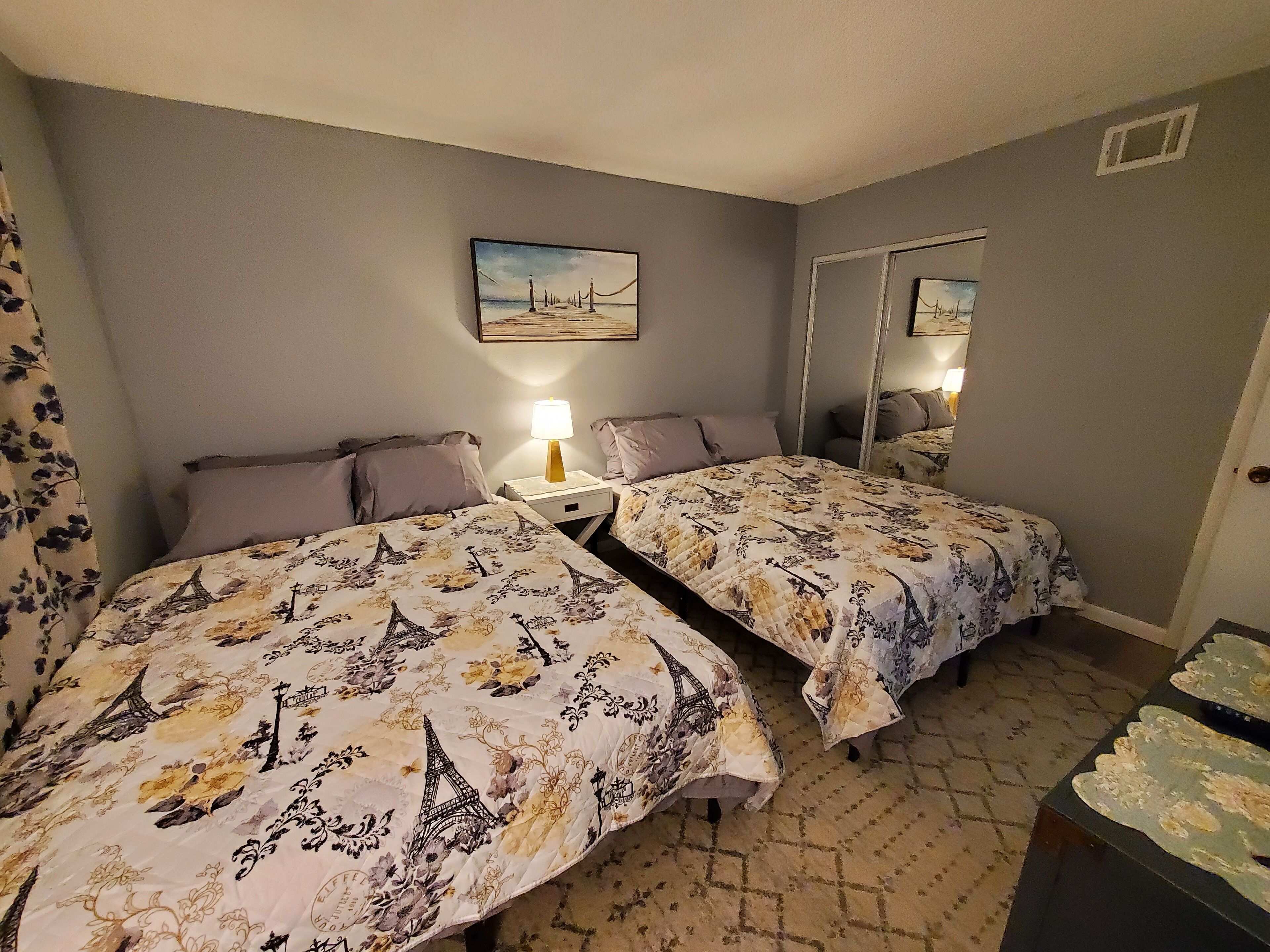 2 chambres, fer et planche à repasser, lit parapluie, Wi-Fi gratuit