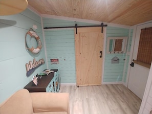 Interior - Walk to the beach, restaurants, bars and shopping.  Park the car and enjoy Folly (folly beach)