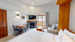 Tabla de planchar con plancha, wifi y ropa de cama 