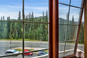 Interior - Hearthstone Lodge #419 (Sun Peaks)