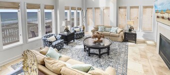 Serenity Shores * Pet Friendly, Private Pool, & Beach Chair Set Included