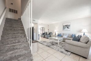 Smart TV - Gulf Winds East #22 | by Salt Water Vacations (Destin)