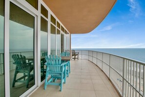 Outdoor dining - Gorgeous, new luxury beach front condo in OBA! (Orange Beach)