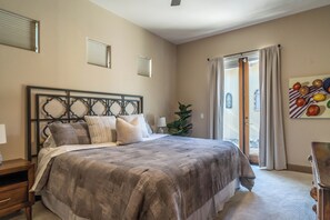 4 Schlafzimmer, Schreibtisch, Bügeleisen/Bügelbrett, kostenloses WLAN