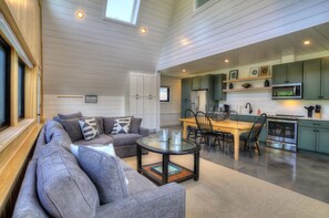 Smart TV, fireplace, DVD player, books