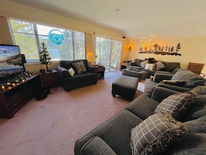 Living area - Lakefront Deep Water (Fawnskin)