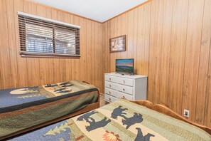 3 bedrooms, free WiFi - Lakefront Retreat (Big Bear Lake)