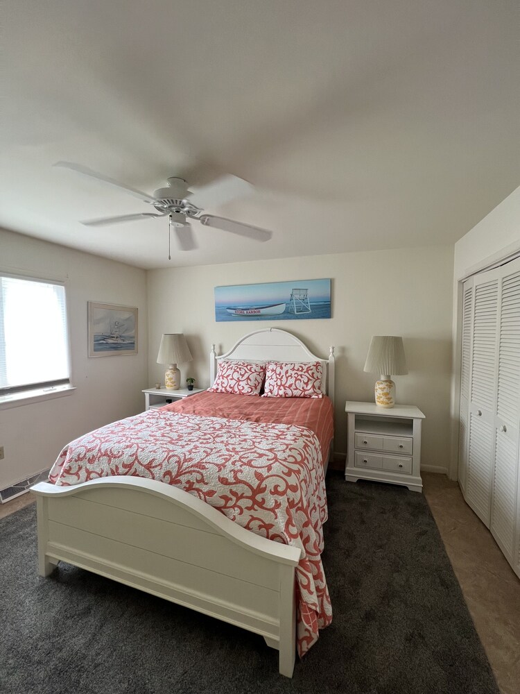 Classic Stone Harbor home 1 block from the beach! Stone Harbor Vrbo