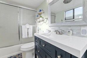 Basic Cabin | Bathroom - Aqua Dreams (Big Bear City)