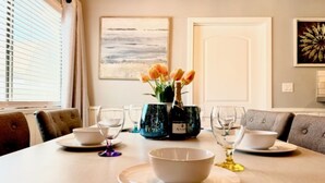 Basic Cabin | In-room dining - Aqua Dreams (Big Bear City)