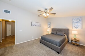 3 habitaciones, tabla de planchar con plancha, wifi y ropa de cama 