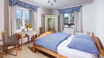 1 bedroom, internet, bed sheets, wheelchair access