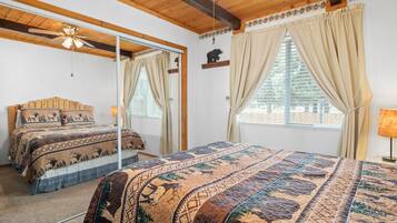 Basic Cabin | 2 bedrooms, desk, free WiFi