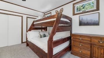 Basic Cabin | 2 bedrooms, free WiFi