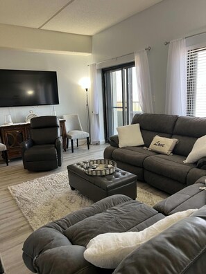 2 bedrooms - Uhost AI 2BR Condo Scenic Mountain Retreat (Banner Elk)