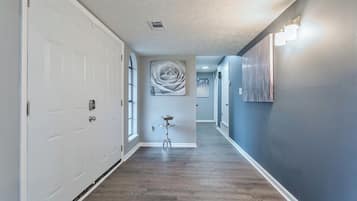 Rumah, akses difabel | 4 kamar tidur