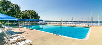 Lake View Retreat on Lake Ray Hubbard, minutes from Downtown Dallas!